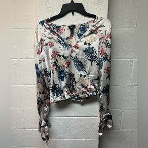 Rue21 Multicolor Floral Blouse. Medium